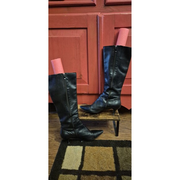 HTF Ellen Tracy BARB Boot 8.5 M Black Leather Dressy Kitten Heel Patent Accent - Picture 2 of 7